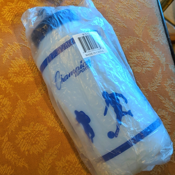 FREE NIP Champion Sports Water Bottle - Picture 2 of 2